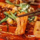 约好友一起当然🉐尝尝火锅米线啦！