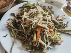 -华龙特色大骨鸡农家菜馆