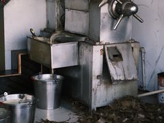 -上海龙吴水胜海发市场