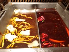 -老牌坊云南鱼豆花火锅(哈西万达店)