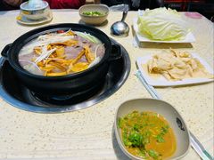 山菌牛肉汤锅-九寨特色牦牛肉汤锅 羊肉汤锅