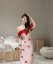点击看大图 -Renee芮亦婚纱