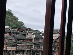 -临江餐馆二楼美食部落