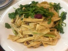 -新一家农家菜(华景新城店)