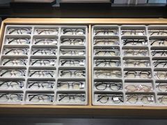 -镜客眼镜(浦江欢乐颂店)