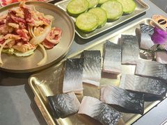 -围炉肉舍丹东海鲜烤肉·烤活鳗(步行街店)