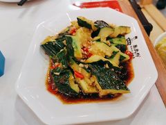 -鲁员外地锅鸡地锅鱼(龙湖江东天街店)