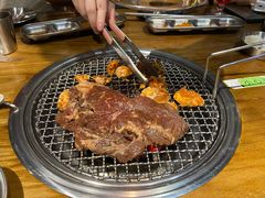 厚切五花肉-·缸桶屋·韩式牛肋条自助烤肉(西湖D11店)