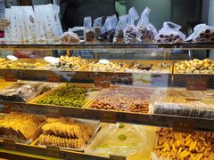 面包甜点陈列柜-宋记饼家(石门二路店)