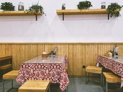 -秦香陕西食府(华贸天地店)