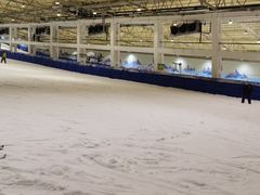 -乔波室内滑雪场