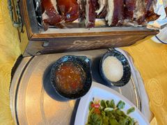 -东方之猪四更烤乳猪(金垦总店)