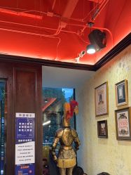 -东方先生国潮男士理发馆