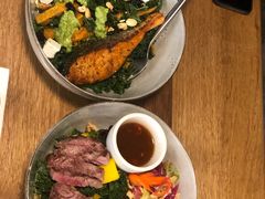 煎三文鱼牛油果色拉-Wagas沃歌斯(太古汇店)