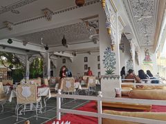 -Lake Shore Hotel & Restaurant