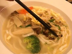 -康师傅私房牛肉面(马泉营奥莱店)