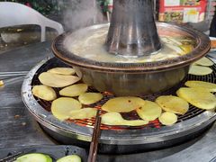 -小辣椒火盆烧烤(温泉南街店)