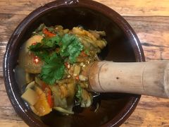 -老滇山寨•云南特色菜•地方菜•民族风情歌舞表演(金碧店)