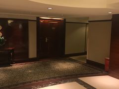 -深圳富苑皇冠假日套房酒店