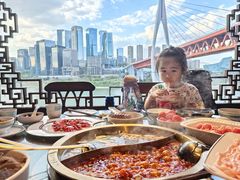 -小天鹅火锅·一线江景洪鼎旗舰店(洪崖洞店)