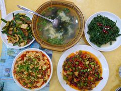 -乡土特色.冷锅鱼.牦牛肉汤锅