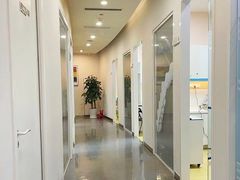 -瑞尔齿科(上海长风大悦城店)
