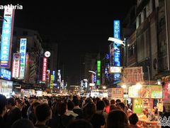 -六合夜市