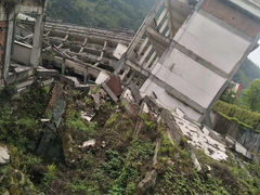 -四川汶川特大地震漩口中学遗址