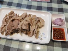 手抓羊肉-伊帆食府·青海地方特色美食