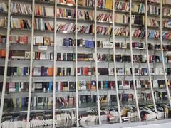 -钟书阁(松江泰晤士小镇店)