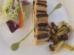 莫斯科煎三文鱼配黄桃油醋汁-新侨三宝乐西餐厅(崇文门店)