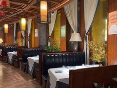 -八府香鸭·啫啫煲(华山路店)