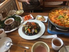 -百年石锅饭·朝鲜族传统民餐