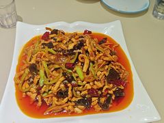 -老码头黑皮肘子锅包肉(赣水路店)