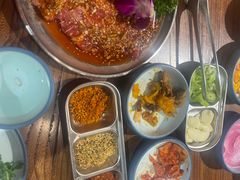 -明洞阿姨·韩式酱蟹烤肉·创意料理(三元桥店)