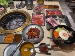 -蚂蚁洞·烤肉大营地(上海静安大悦城店)