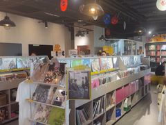 -浣熊唱片店(上海影城店)