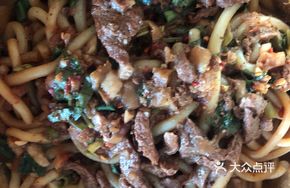 Stir-Fried Noodles with Braised Pork