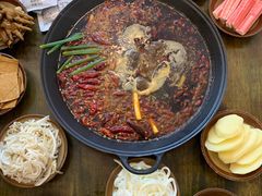 -黄潇洒老火锅(九眼桥宏济巷店)