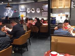 大堂-山城外·非遗酸菜鱼(蜀都万达店)