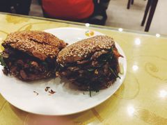 烧饼夹肉-护国寺小吃(新街口店)