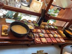 -银米·云南传统过桥米线(双廊黑金冠店)