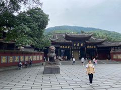 -峨眉山报国寺
