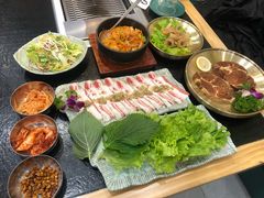-臻牛烤肉