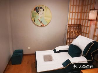 和朋友在这边出差了一天,真的是蛮累的,随便找的一家