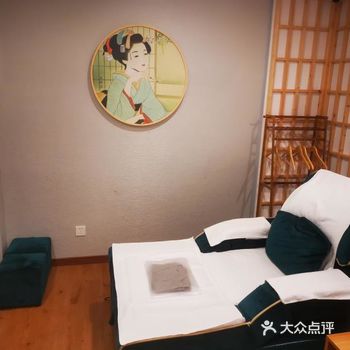 和朋友在这边出差了一天，真的是蛮累的，随便找的一家