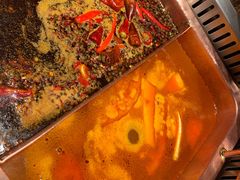 -老牌坊云南鱼豆花火锅(嵩山店)
