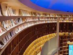 -新华文创·光的空间