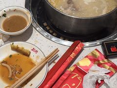 -三人行骨头王火锅(长寿店)