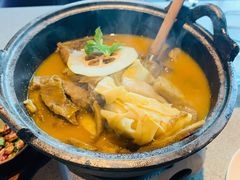 酸木瓜炖牛腩-半山腰·云南菜(侨福芳草地店)